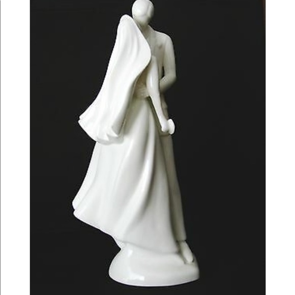 Royal Doulton Wedding Day Figurine Bone China - Picture 9 of 16